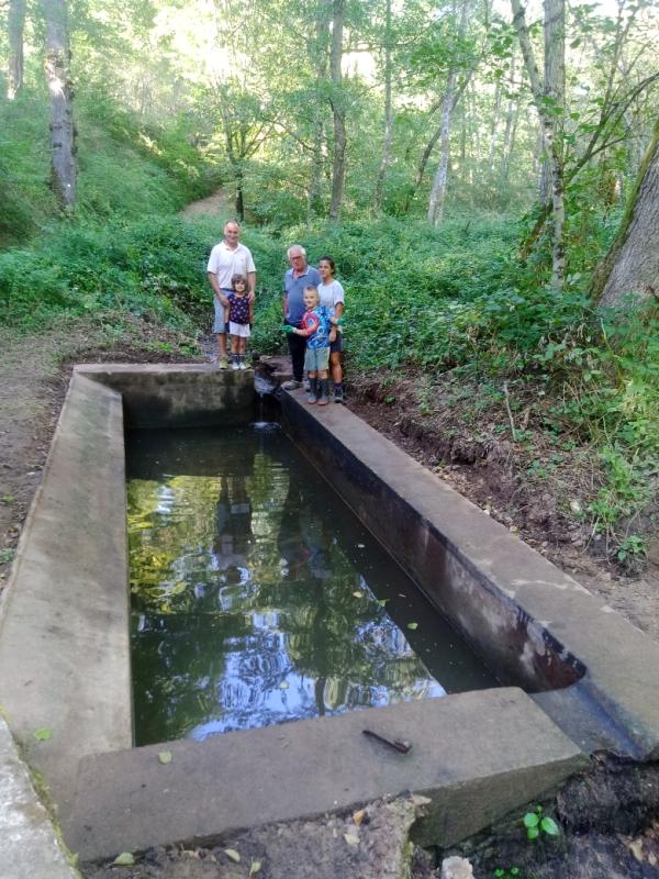 photo bénévoles nettoyage lavoir
